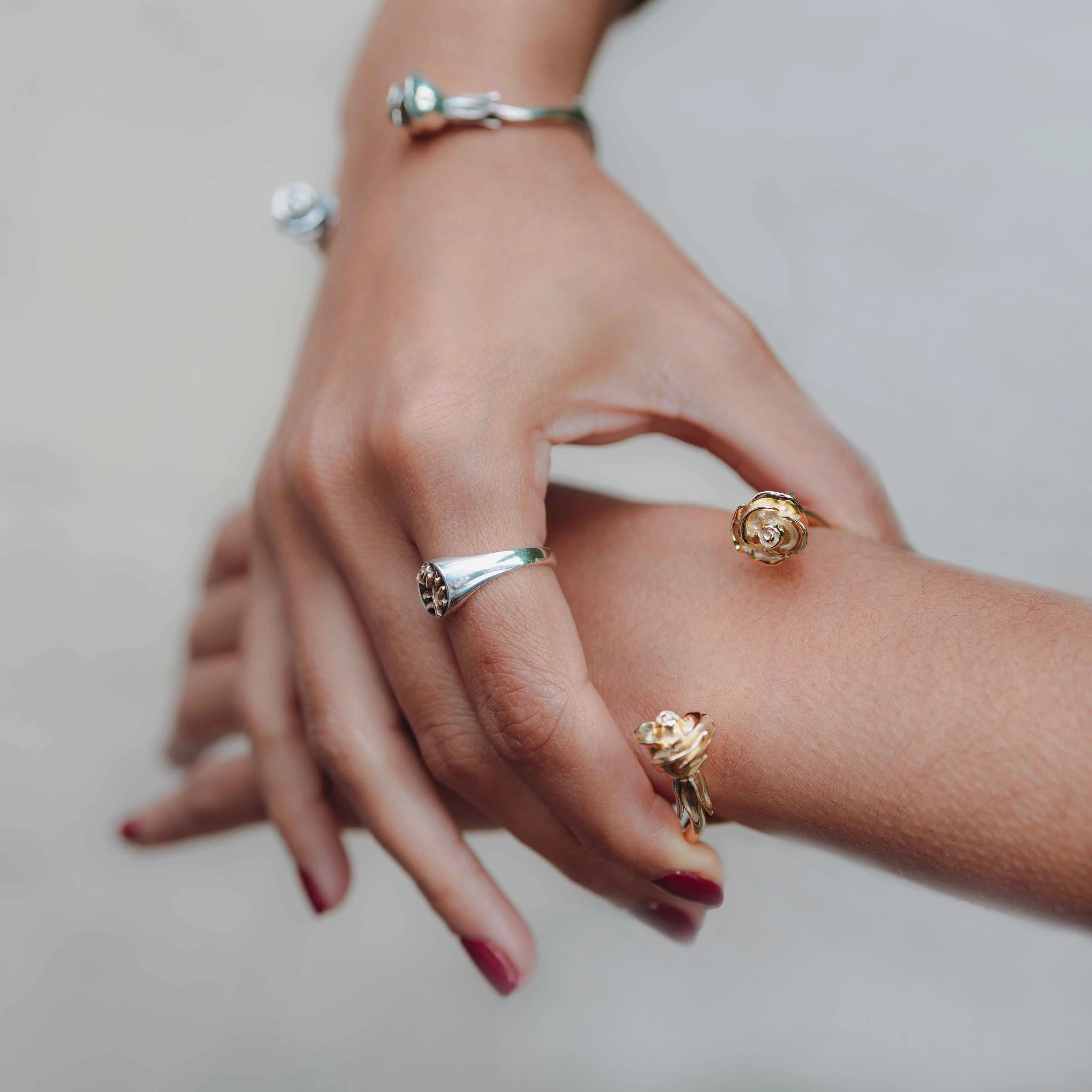 Sammi 'The Rose Amongst Thorns' 9ct Gold Bracelet - Image 6